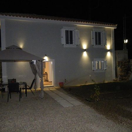Vikou House Villa Gyri Ngoại thất bức ảnh